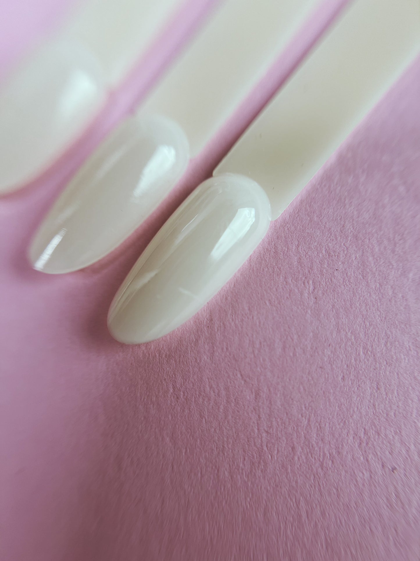 Nail color display tips, OVAL white, 50 psc