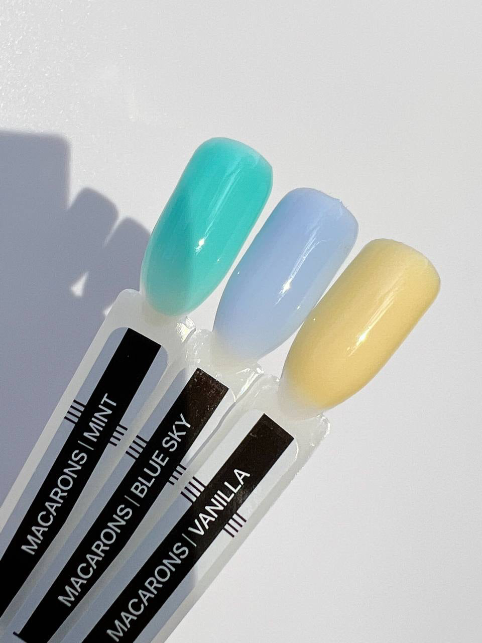 Kleur Rubber Base Gel Macarons Mint 7 ml. Kodi Professional