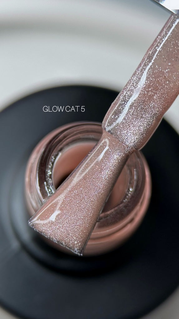 Gel polish Glow Cat №5 9 ml Saga Professional