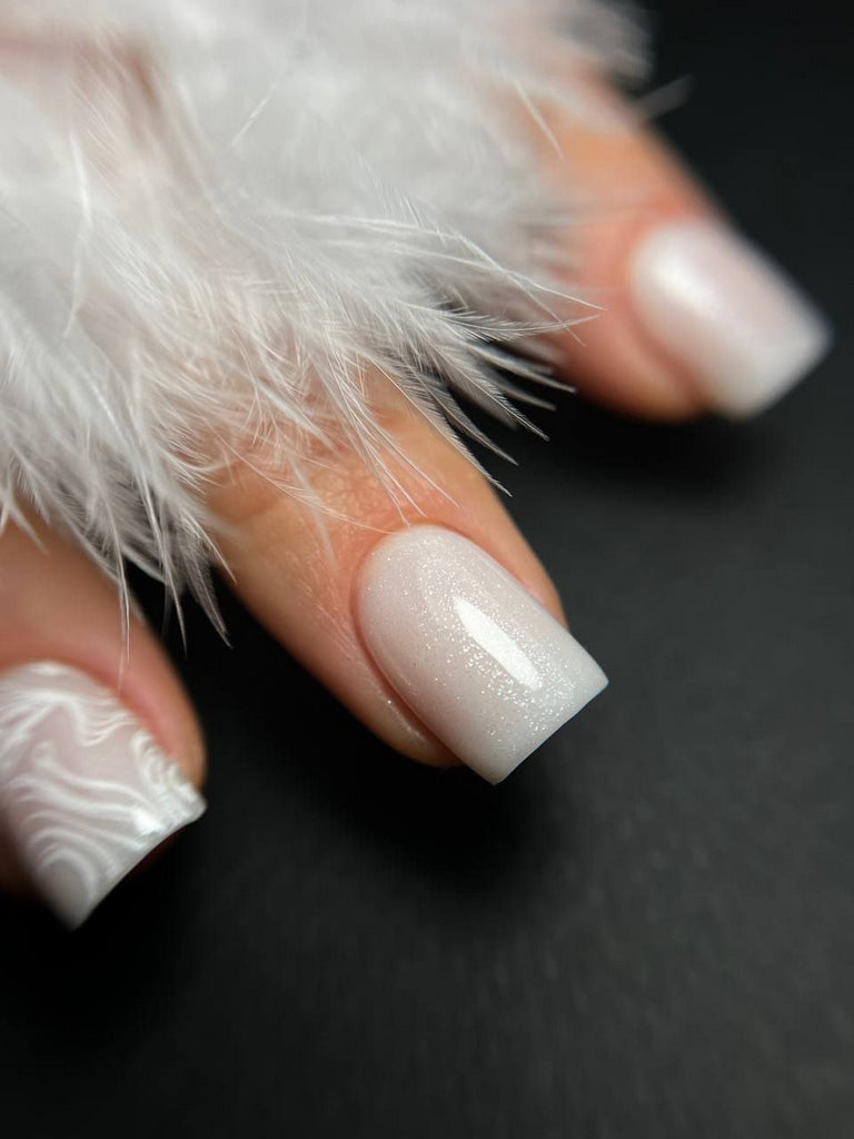 База Cover Milky Іскристий Білий Волокно 30 ml Atica