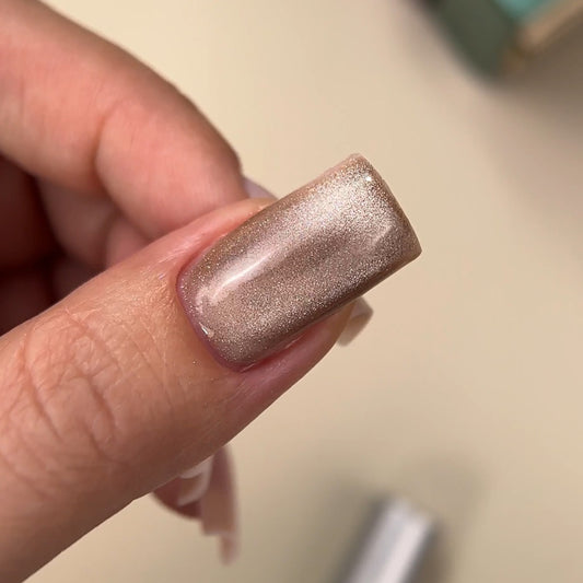 Гель-лак "Cat Eye" Charm 15 ml HEYLOVE