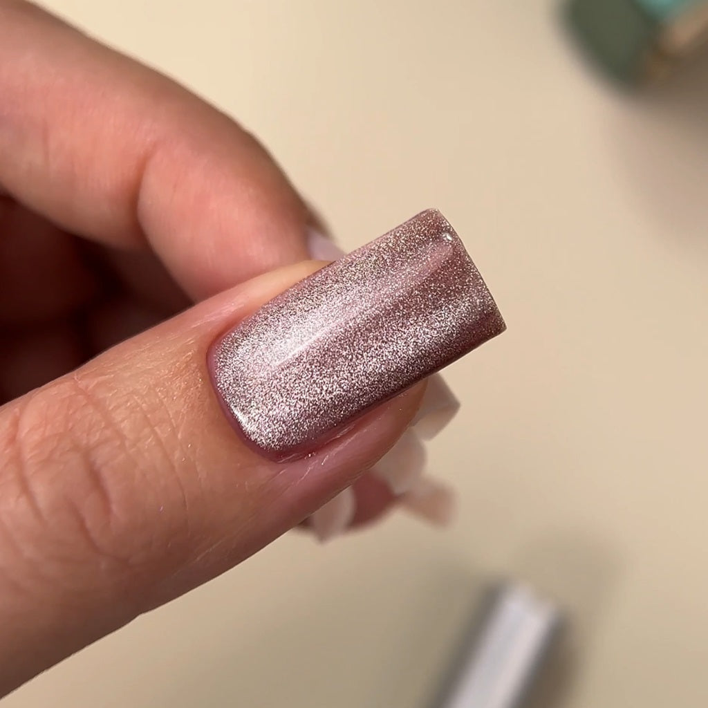 Гель-лак "Cat Eye" Mystic 15 ml HEYLOVE