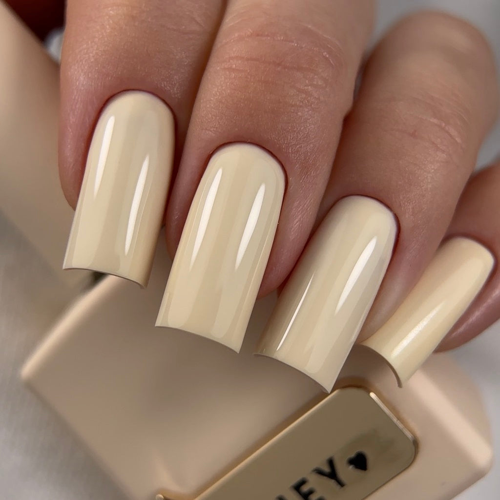 Гель-лак Cannoli Cream 15 ml HEYLOVE
