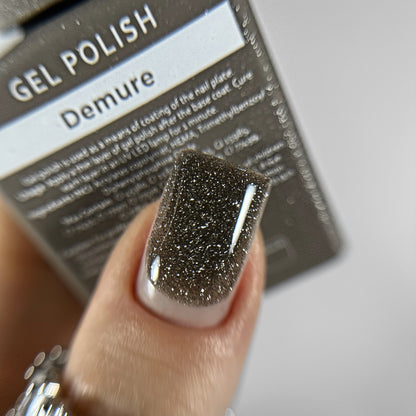 Gel Polish Demure 15 ml HEYLOVE