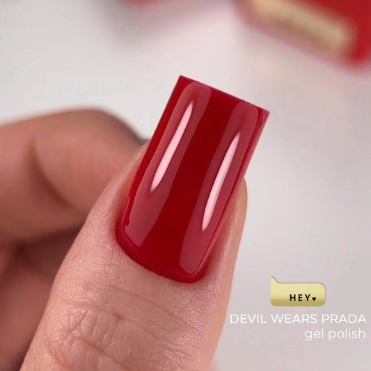 Гель лак Devil Wears Prada 15 мл HEYLOVE